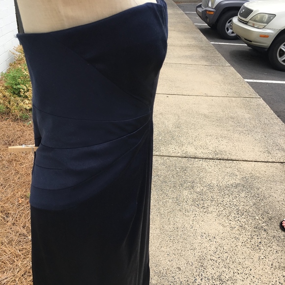 Oscar de la Renta Navy Strapless Gown - Picture 4 of 8